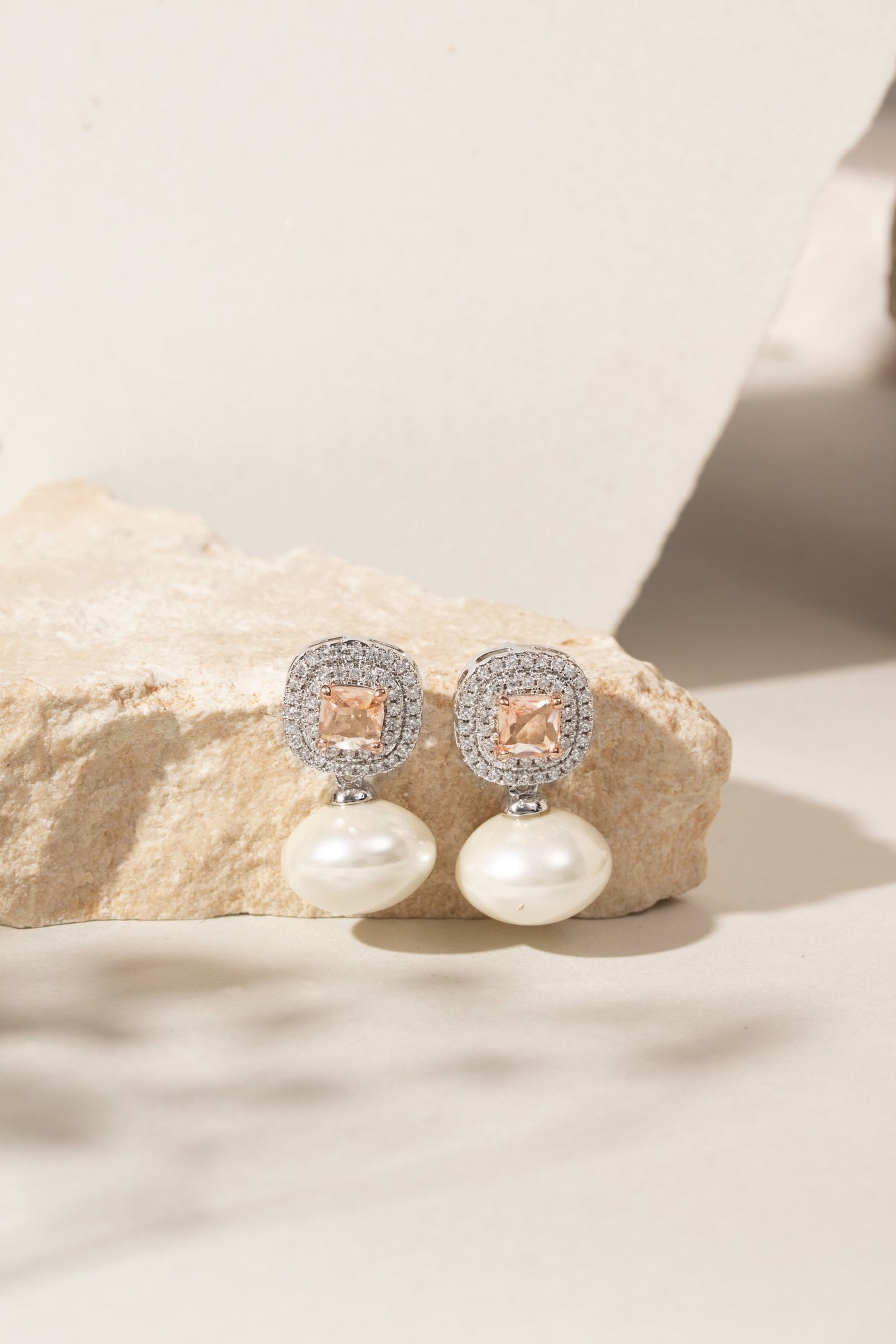 BRINCO CRISTAL MORGANITA PEROLA CRAV SP144048