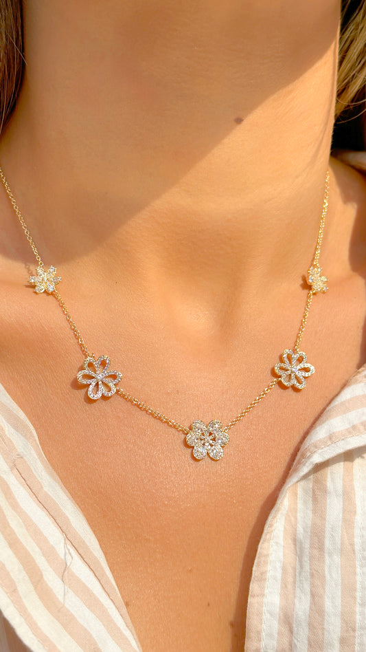 COLAR ZIRCONIA BRANCA CRAVEJADA 5 FLORES SP143881